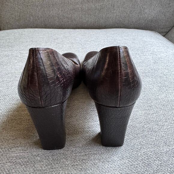 Salvatore Ferragamo Heels Embossed Leather Pumps Round Toes Brown Slip-on Sz A7 - Picture 3 of 13